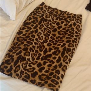 🔥🔥Leopard midi skirt🔥🔥